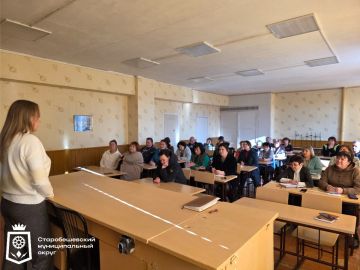 Сегодня депутат Старобешевского муниципального совета ДНР Партии «ЕДИНАЯ РОССИЯ» Светлана Клапша провела встречу с трудовым коллективом Петровской школы