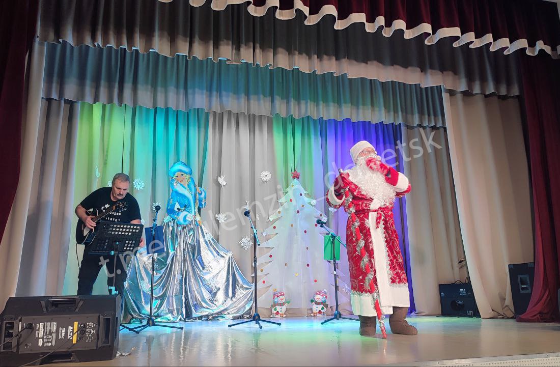 В Клубе села Бирюки в рамках проекта «Культура малой родины» партии «Единая Россия» состоялась развлекательная программа «Новогодний лабиринт»