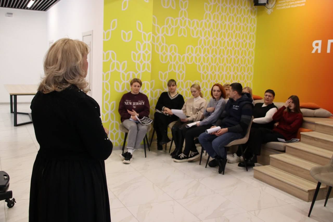 Татьяна Копылова: Сегодня руководитель Управы Ворошиловского внутригородского района Администрации городского округа Донецк Копылова Т.А. и депутат Донецкого Городского совета Иванченко А.В. провели встречу с населением в...