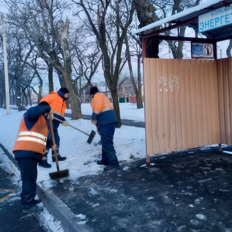 Михаил Меренков: Расчистка тротуаров от снега и наледи в Буденновском районе