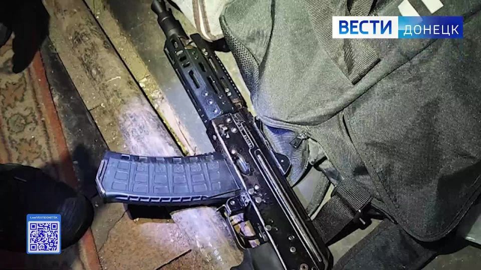 ФСБ и Росгвардия задержали двух жителей Донецка за незаконный оборот оружия и взрывчатки