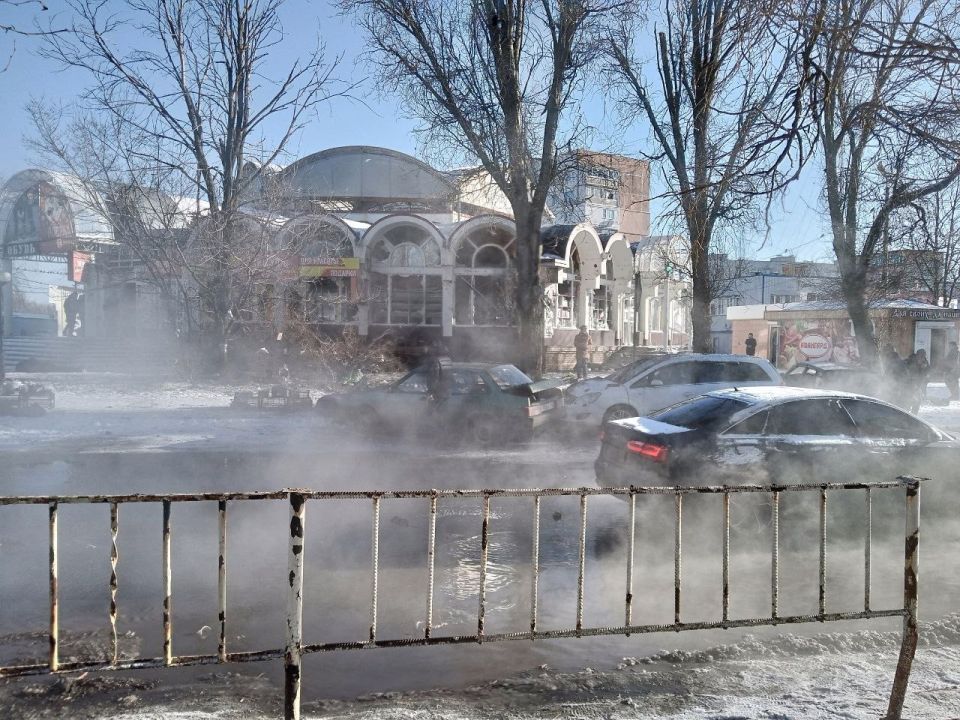 Мандарины на снегу: два года прошло со дня обстрела донецкого рынка в микрорайоне Текстильщик