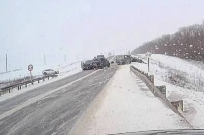 В серьезном ДТП на трассе Амвросиевка-Кутейниково пострадали три человека: что известно на данный момент