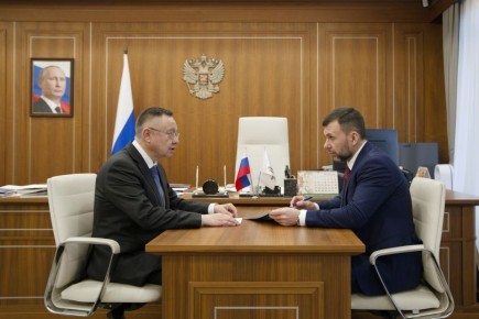 Глава Минстроя России Ирек Файзуллин провел рабочую встречу с Главой ДНР Денисом Пушилиным