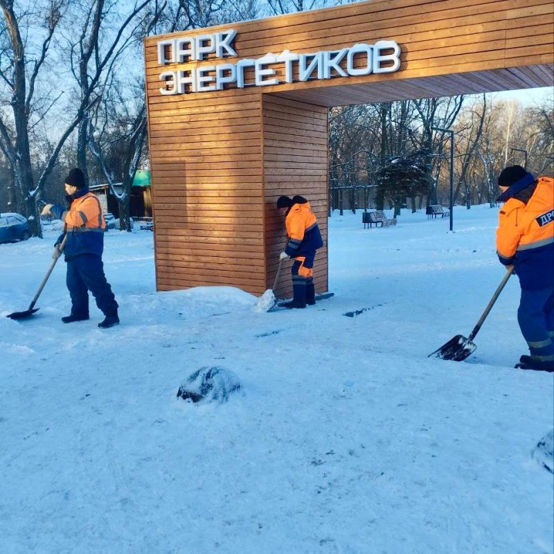 Михаил Меренков: Расчистка территории парка «Энергетиков» от снега