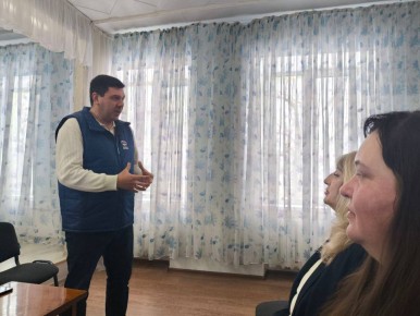 Сергей Ярош встретился с коллективом Центра детского и юношеского творчества Куйбышевского района Донецка