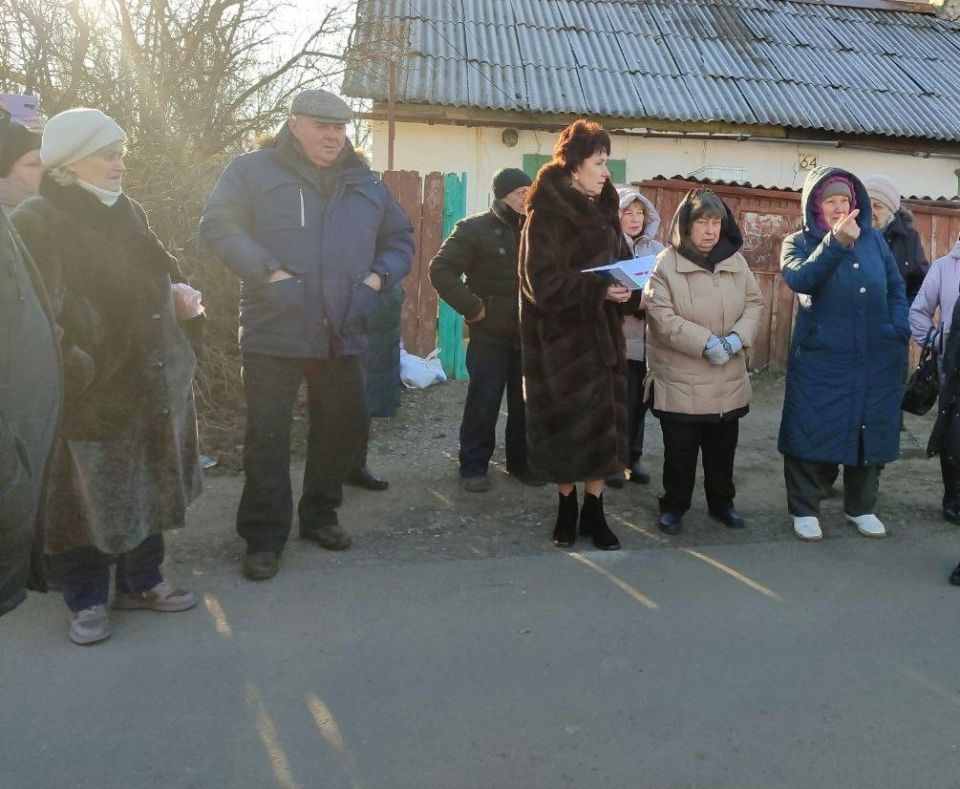 Сегодня, 30 января, по поручению Главы ДНР Дениса Пушилина, депутат Донецкого городского совета, депутат фракции Единой России Инна Преснухина провела встречу на подведомственной территории Калининского внутригородского...