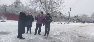 Сегодня, 2 февраля 2026 года, по поручению Главы Республики Дениса Пушилина, активист района Марина Комарь провела встречу с жителями по адресу: ул. Библиотечная, 13