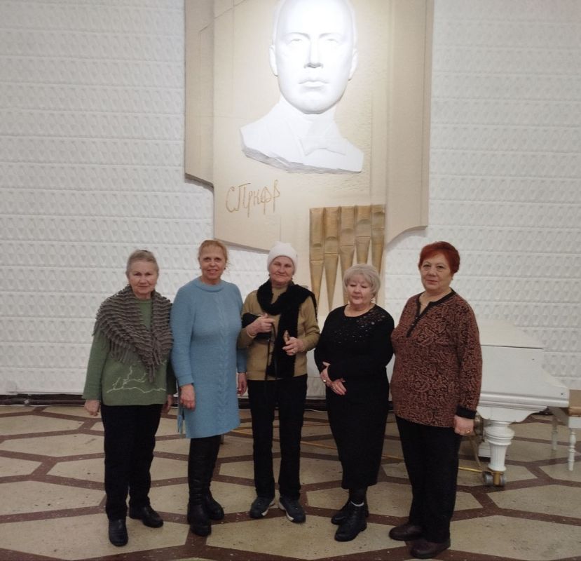 Чарующие звуки музыки. Активистки женсовета Буденновского района г. Донецка, участницы партийных проектов «Женское движение Единой России» и «Старшее поколение» с большим удовольствием прослушали виртуальный концерт...