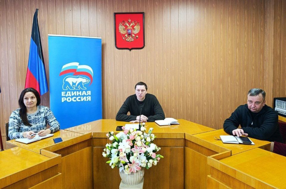 Михаил Меренков: В рамках проекта Единой России «УПРАВДОМ» заместитель руководителя Управы Буденновского внутригородского района г.о. Донецк совместно с депутатом Донецкого городского совета Татьяной Жуковой провели...