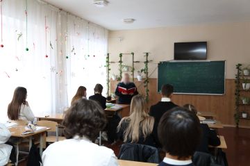 Личный состав Главного управления ФСИН России по ДНР продолжает профориентационную работу с молодежью