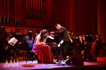 В донецкой филармонии впервые за почти 30 лет прошел сольный концерт балалайки