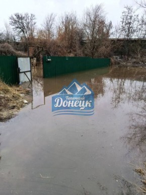 Потоп на Адыгейской, 1 в Донецке