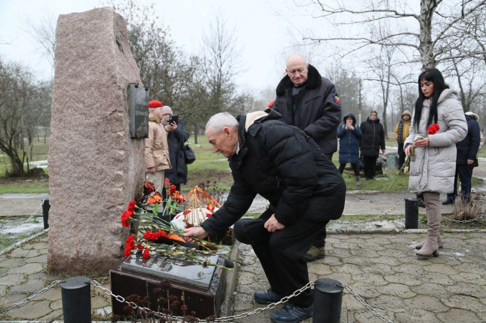 Депутат Старобешевского муниципального совета ДНР от Партии «ЕДИНАЯ РОССИЯ» Виктория Эрмитали приняла участие в тематическом мероприятии «Рубцом на сердце лёг Афганистан», посвященном Дню памяти о россиянах, исполнявших...