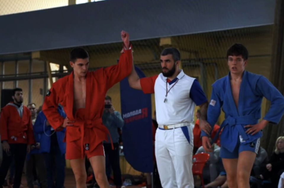 В Донецке устроили турнир по самбо «Я — русский»