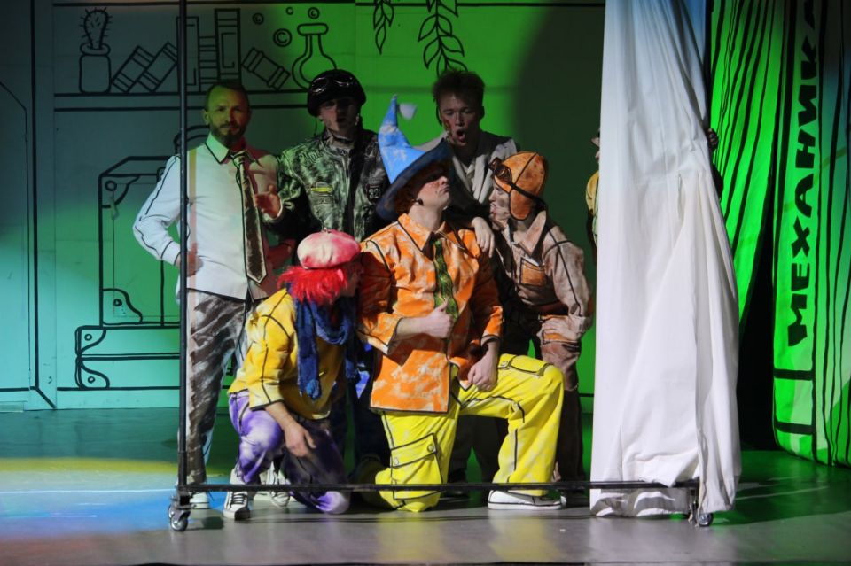 Премьера спектакля «Как Незнайка хотел стать…» по мотивам произведения Н. Носова в Донецком молодежном театре