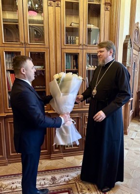 В Донецком епархиальном управлении прошла рабочая встреча митрополита Владимира с министром здравоохранения ДНР Константином Масниковым