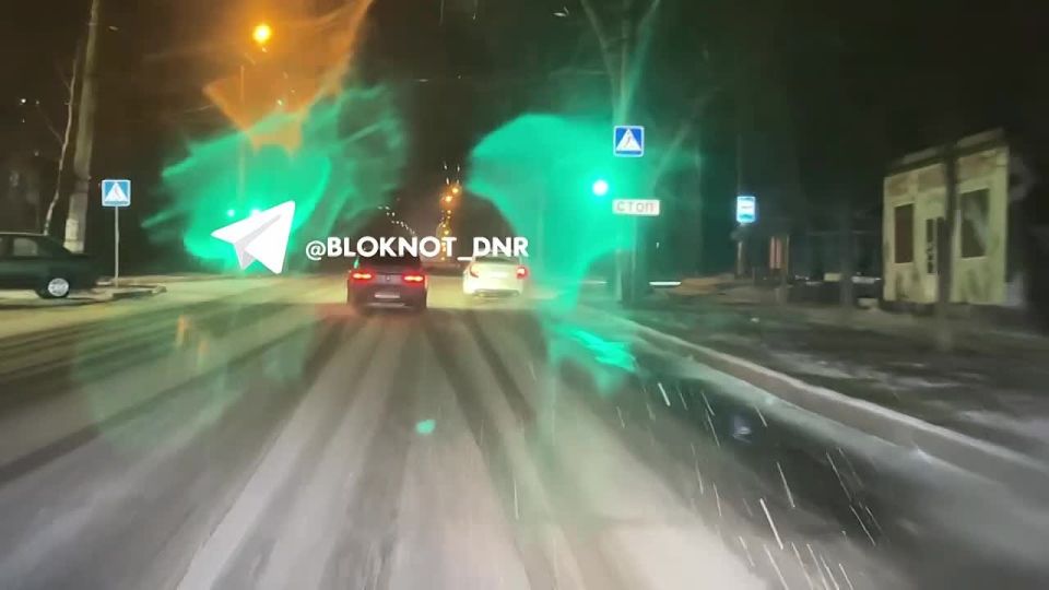 Зима ушла, но решила вернуться: в Донецке на дорогах снова гололедица и моросит снегодождь