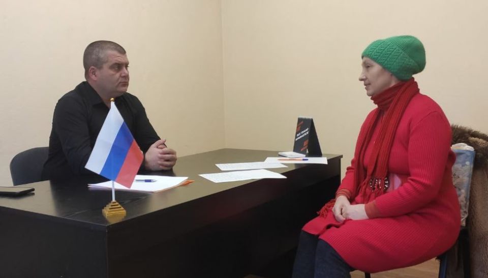 ПРИЕМ ГРАЖДАН. Председатель Донецкого городского совета Юрий Атаманов и депутаты Ирина Глыбовская, Ася Горшкова, Рифат Грачев, Константин Климов, Алексей Ковровский, Евгений Куглер, Ирина Милус, Лилия Ошурко, Дмитрий...