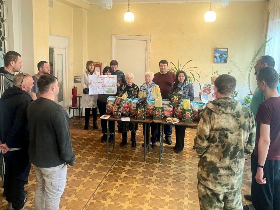 Друзья! Честь и слава нашим защитникам!