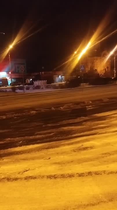 Сотрудники муниципального предприятия «Дорожное ремонтно-строительное управление» продолжают работы по зимнему содержанию дорог