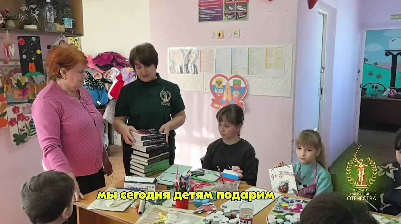 Руководитель Новоазовского отделения КСВО ДНР Омельчук Марина Петровна в гостях в Новоазовском центре внешкольного образования, кружок «Мукасолька» под руководством Гончаровой Раисы Ивановны