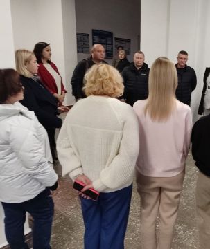 Сегодня, 25 февраля, по поручению Главы ДНР Дениса Пушилина, заместитель Главы Администрации г.о. Донецк Максим Сухоруков провел встречу с жителями района на подведомственной территории Калининского внутригородского района