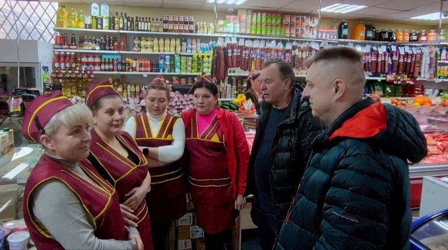 Михаил Меренков: Заместитель руководителя Управы Буденновского внутригородского района Администрации городского округа Донецк Геннадий Хоменок совместно с депутатом Донецкого городского совета Владимиром Кириченко провели...