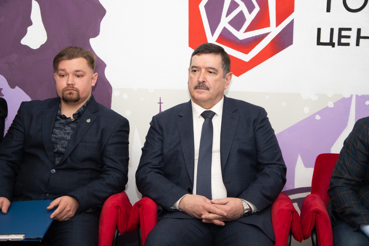 25 февраля в г. Донецке состоялось мероприятие «Диалог на земле», инициированное Министерством сельского хозяйства, пищевой и перерабатывающей промышленности Донецкой Народной Республики