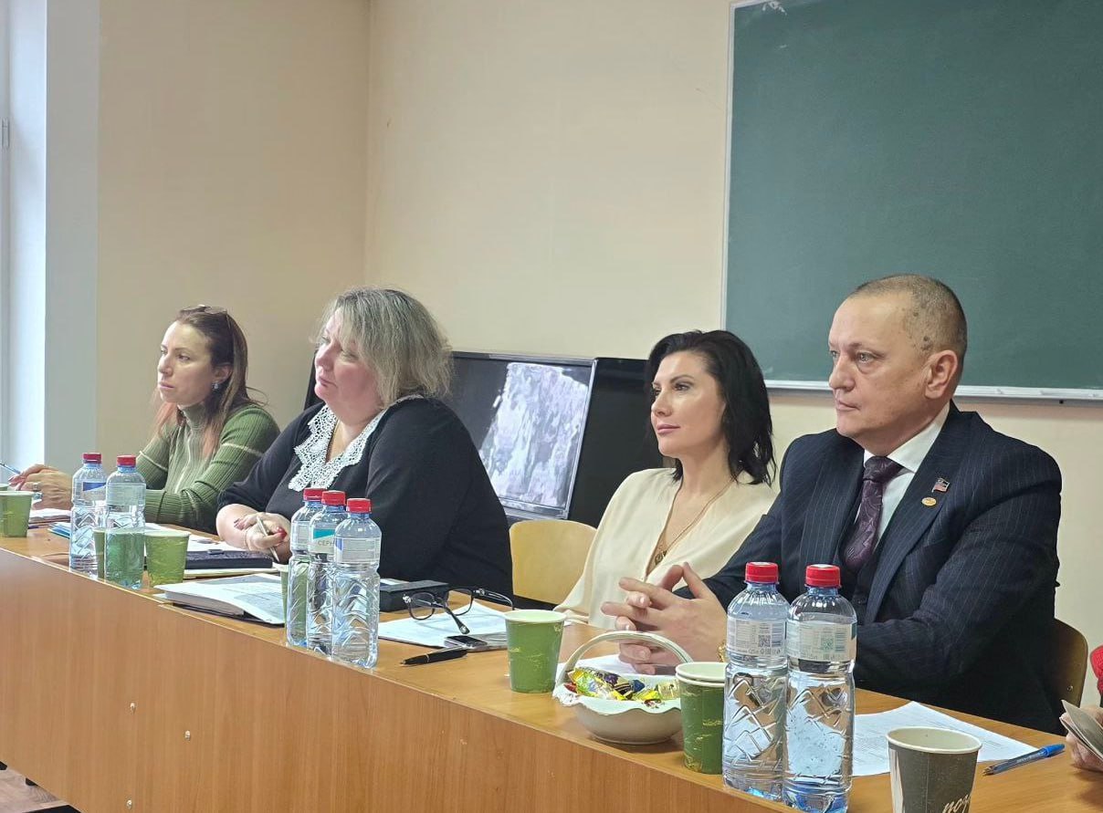 Дмитрий Огилец принял участие в работе Государственной аттестационной комиссии по приему защиты магистерских диссертаций студентов Донецкого филиала РАНХиГС, факультет государственной службы и управления