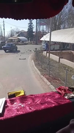 Машина скорой помощи практически влетела в подземный переход