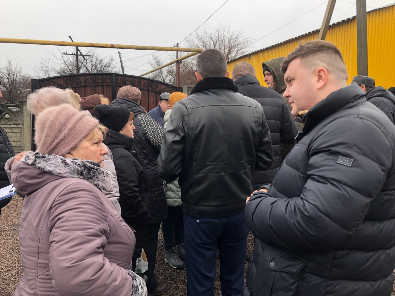 Александр Черников провел сход жителей в Кировском районе Донецка