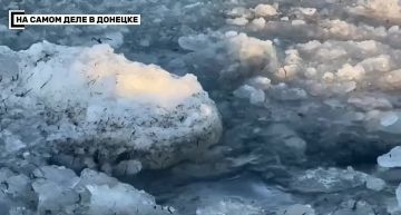Весна с треском. На Азовском побережье прямо сейчас происходит необычное явление — ледоход на Азовском море