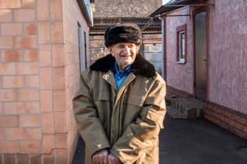 "Мы должны быть благодарны": в Харцызске поздравили 101-летнего ветерана войны