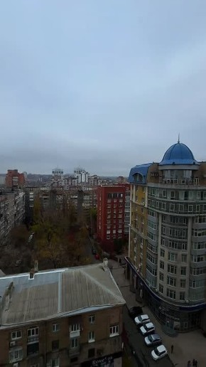 В Донецке высмеяли продажу квартиры с бассейном на 12 этаже за 25 000 000