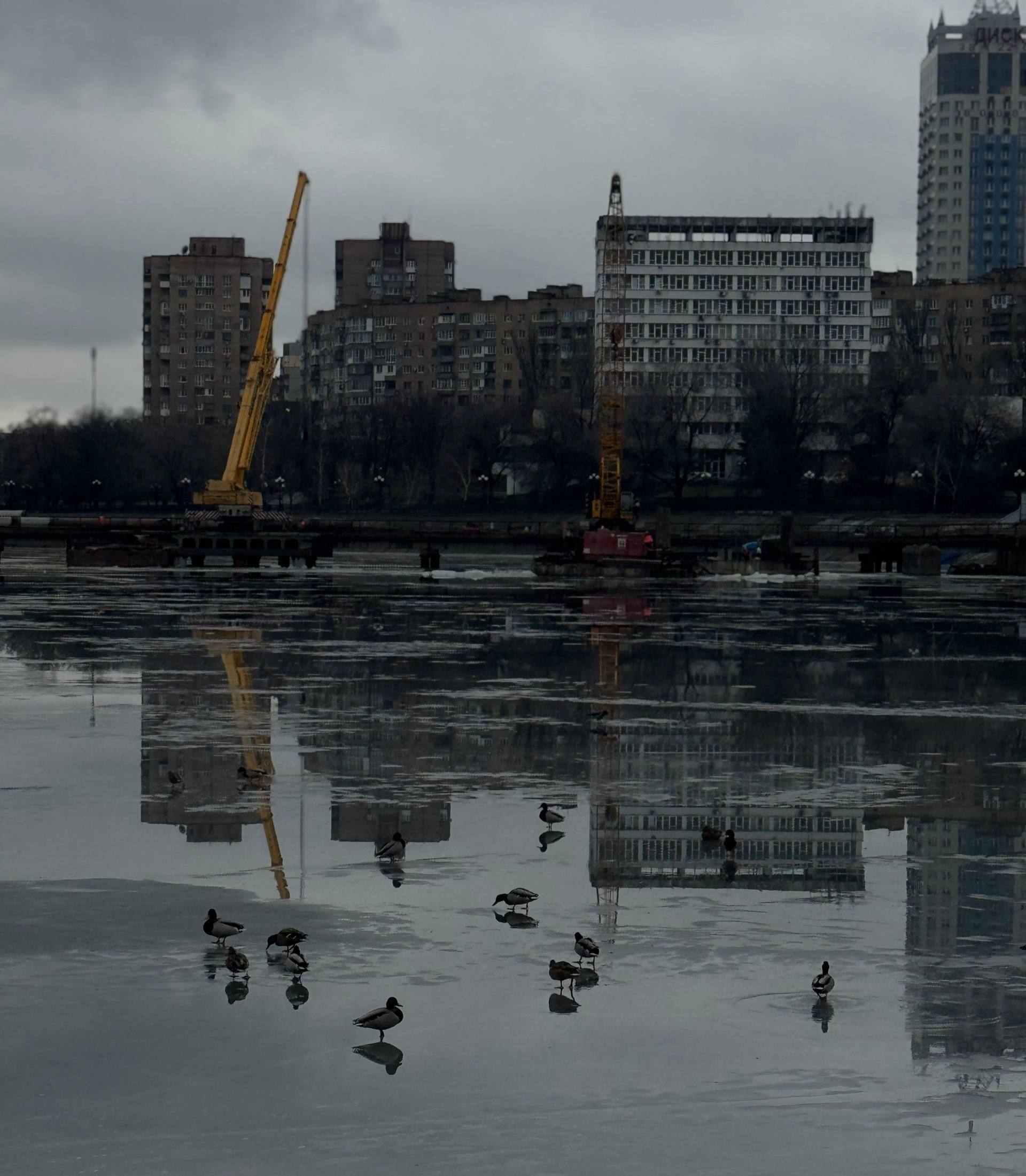 Доброе утро, Донецк!. Клоун Зеленский предложил создать буферную зону на российской территории Он отметил, что план будет реализован силами ВСУ «Украинские войска должны делать все, чтобы буферная зона России и Украины...