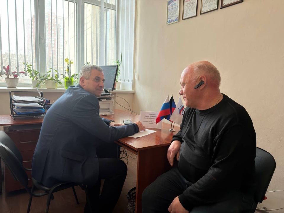 Сегодня, провел личный приём граждан в общественной приёмной Партии «Единая Россия» депутат Донецкого Городского Совета Либерман Э.В