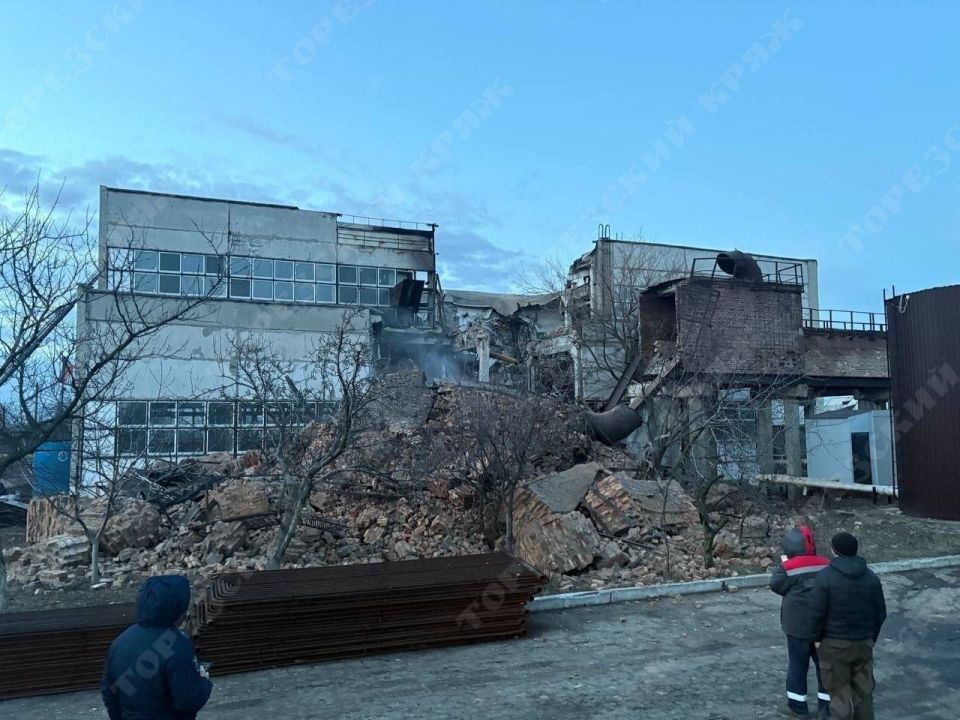 Появились фотографии с Кировского, где ночью произошло ЧП