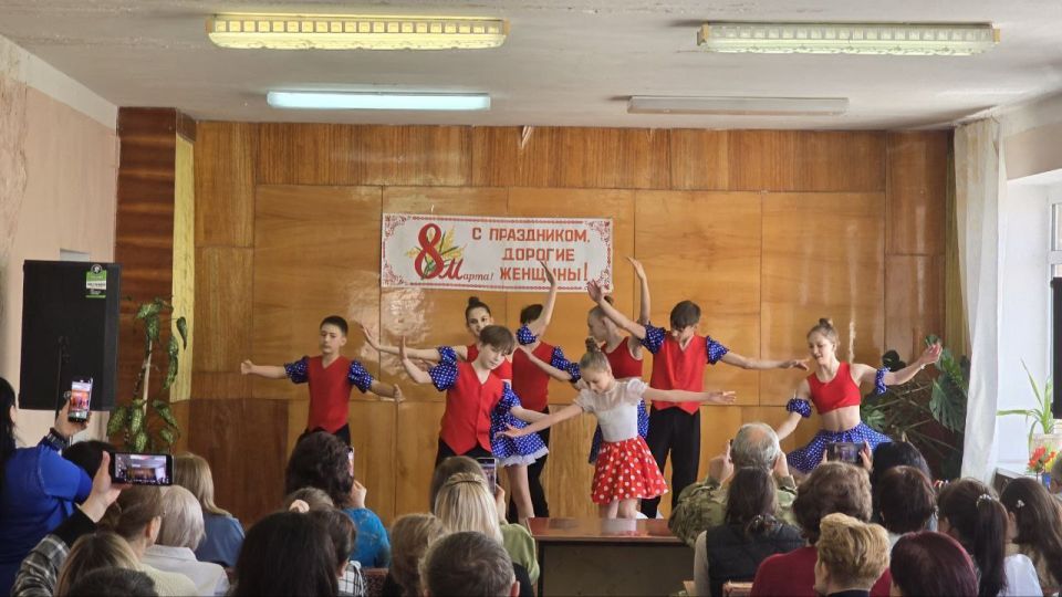 5 марта 2026 года в городской поликлинике № 27 Донецка состоялся праздничный концерт в рамках федеральной акции «Подари женщине улыбку»