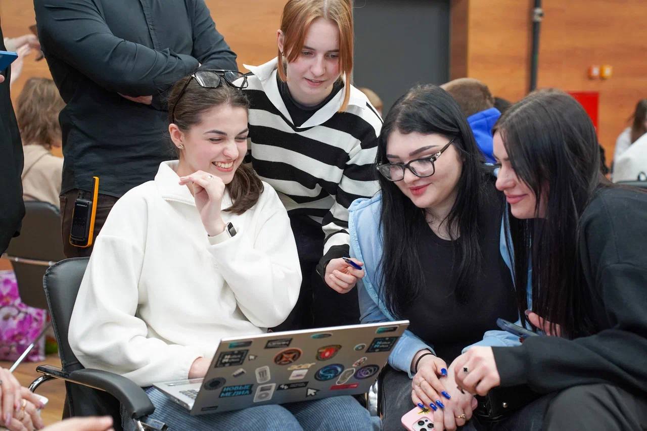 В Донецке прошел молодежный хакатон по развитию городской среды