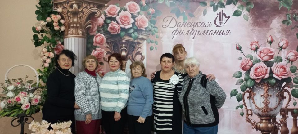 Валентин Левченко: В эти солнечные дни, наполненные атмосферой праздника, сотрудники Центра социального обслуживания населения Киевского района города Донецка, для граждан "серебряного возраста", состоящих на обслуживании...