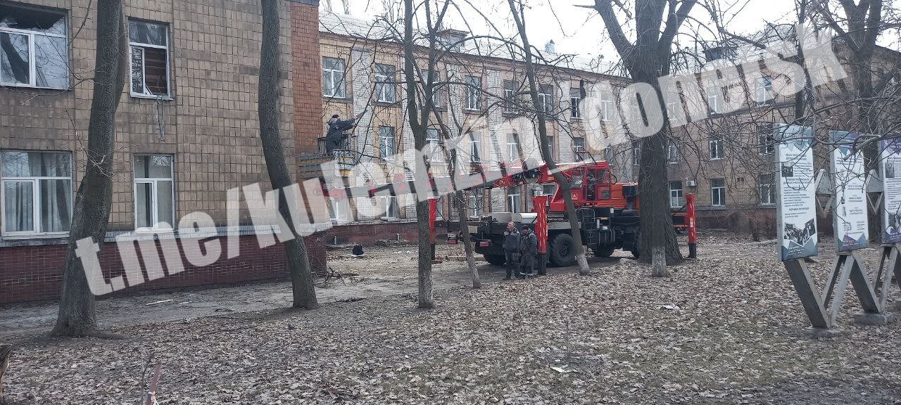 Устранение последствий вражеской атаки в Киевском районе