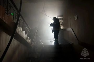 Выгорели три этажа: сотрудники МЧС ликвидировали пожар в Донецкой Городской детской клинической больнице №1