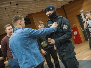 ������ � ������. � ���������� 10-� ��������� ����������� ���������� � 215-����� ����� ������������ ���������� ���� �������-������� �������� ���������� ���������� �� �������� �������� ���������� ������� ��������� ������� ��...