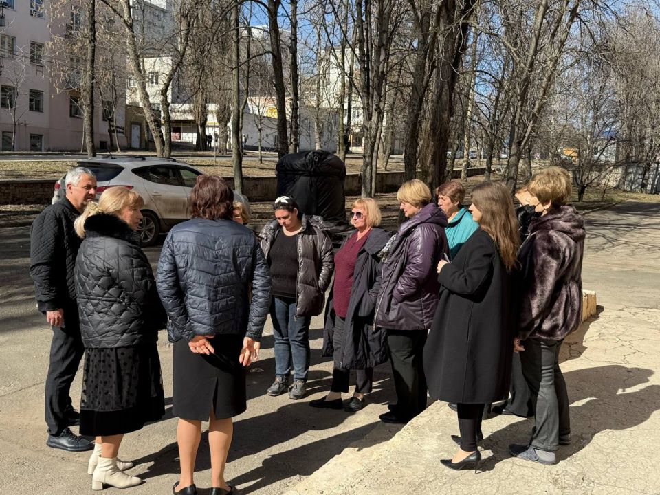 Татьяна Копылова: Сегодня, 12 марта, руководитель Управы Ворошиловского внутригородского района Администрации городского округа Донецк Копылова Татьяна и депутат Донецкого Городского совета Либерман Эдуард провели встречу с...