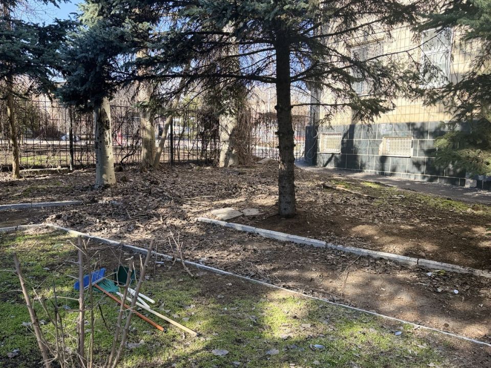 Коллектив аппарата Старобешевского муниципального совета активно поддержал инициативу по благоустройству территории Старобешевского муниципального округа