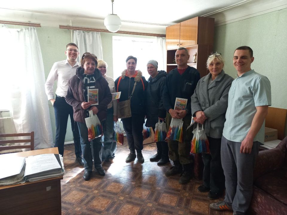 Валентин Левченко: В преддверии профессионального праздника - Дня работника жилищно - коммунального хозяйства и бытового обслуживания населения, принимают поздравление от сотрудников МБОУ ДОД «Центр детского и юношеского...