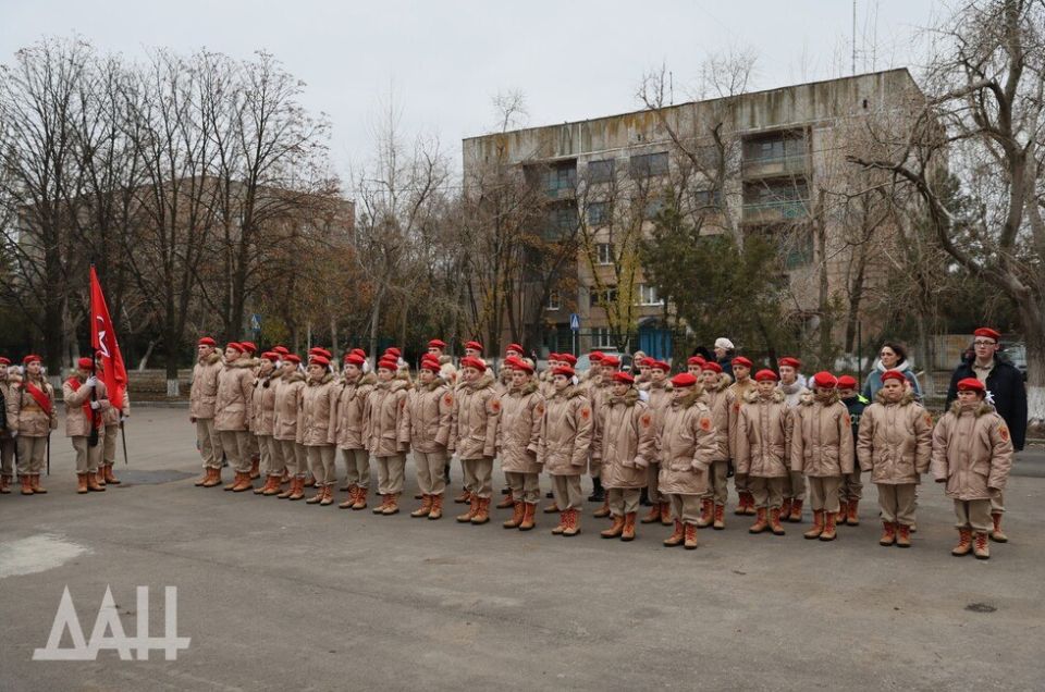 Юнармейцы ДНР намерены поздравить ветеранов ВОВ с 9 Мая личными парадами