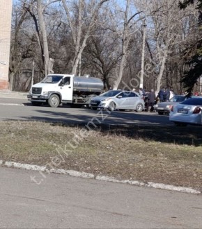 14 марта донецкие производители воды организовали бесплатную доставку питьевой воды жителям Кировского района