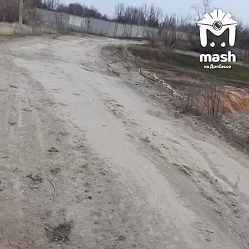 Натуральный портал в ад открылся возле кладбища в Петровском районе Донецка